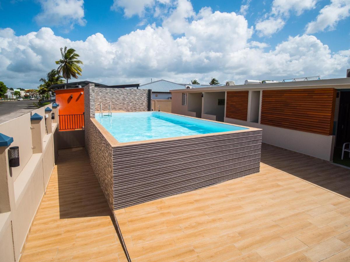 Evasion En Plein Coeur De La Ville T2 Jacuzzis Sauna Et Piscine Au Centre De Port-Louis Exterior photo